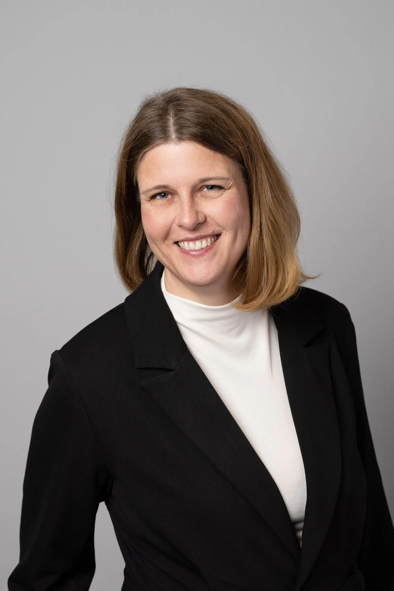 Christine Rasch, Spezialistin für Baufinanzierung und Ratenkredit der Finanzkanzlei Bayern